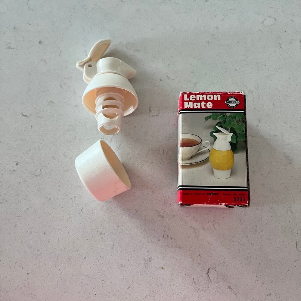 Vintage NORPRO Lemon Mate Juicer With Box - Model 5203 - Portable Manual Juicer